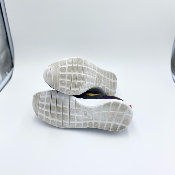 Nike Roshe One 677782-007 Junior Shoes Rare Colorway! 5Y - Picture 6 of 6